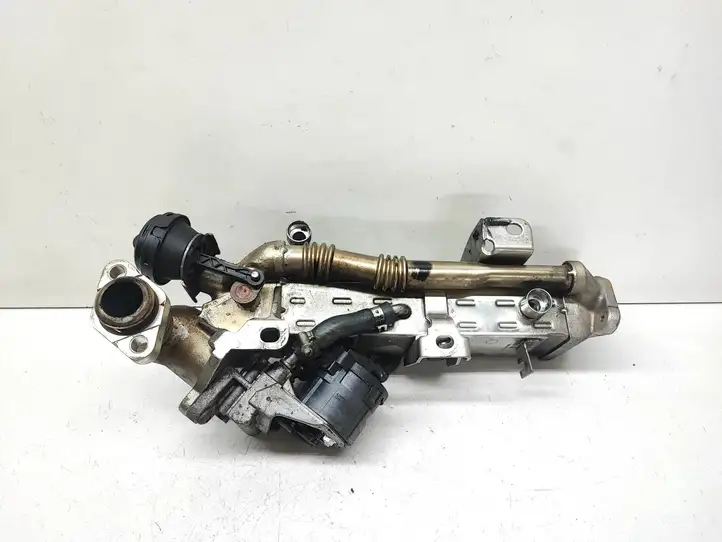 BMW 3 F30 F35 F31 (2012 - 2018) 8476993 Охладитель клапана EGR — фото 3