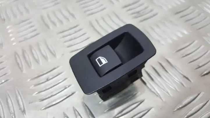BMW 1 F20 F21 (2011 - 2019) 9208106 Блок кнопок стеклоподъемников — фото 1