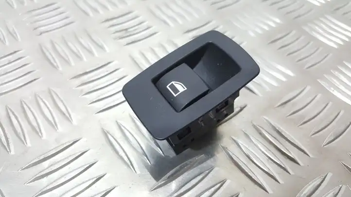BMW 1 F20 F21 (2011 - 2019) 9208106 Блок кнопок стеклоподъемников — фото 1