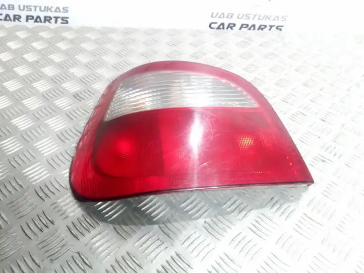 Renault Megane I (1995 - 2002) 7700428320 Задний фонарь в кузове — фото 1