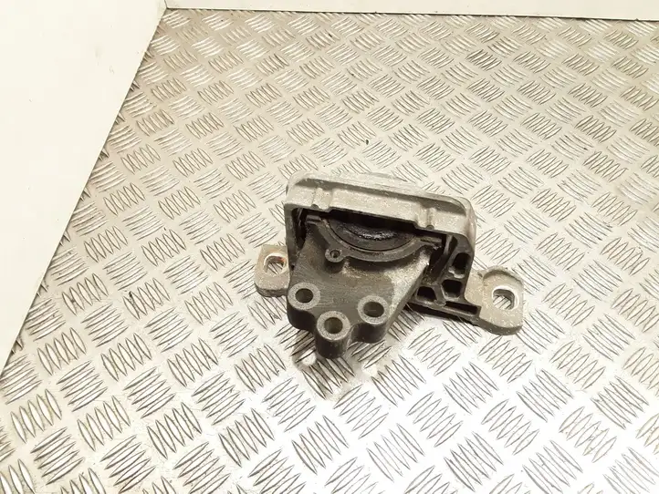 Ford Focus (2011 - 2015) CV616F012EB Опора двигателя — фото 1