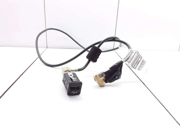 9167196 BMW X5 E70 USB jungtis