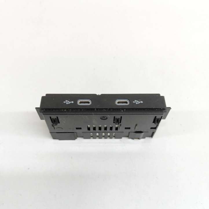 5NA035736 Volkswagen ID.4 USB jungtis