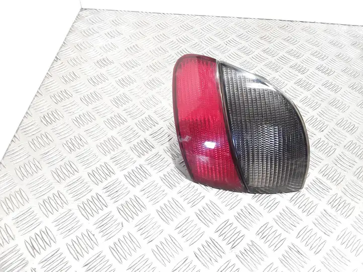 Peugeot 406 (1999 - 2006) 085501936R Задний фонарь в кузове — фото 1