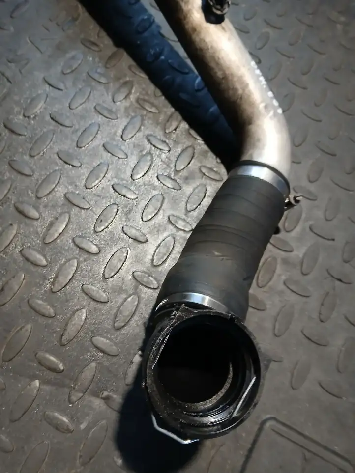 BMW 6 E63 E64 (2002 - 2010) 1161779389603 Трубки интеркулера / Шланги интеркулера — фото 3