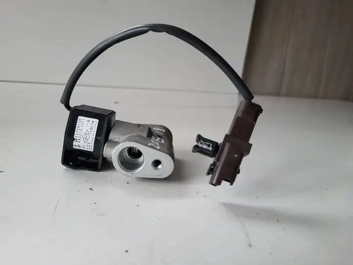 Renault Zoe (2012 - ) Датчик давления кондиционера — фото 1