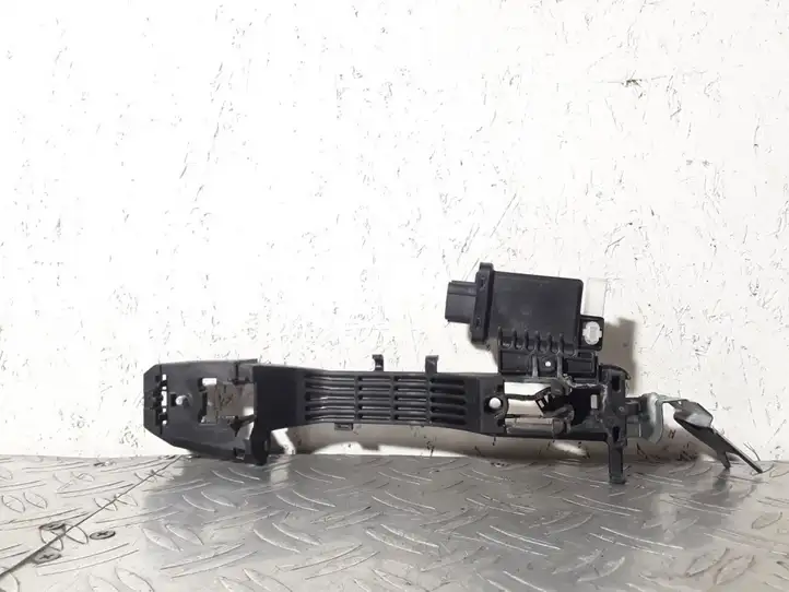 Lexus GS 300 350 430 450h (2004 - 2007) 8999130040 Крепление наружной ручки задней двери — фото 2