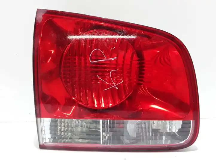 Volkswagen Touareg I (2002 - 2010) 28269003 Задний фонарь в крышке багажника — фото 1