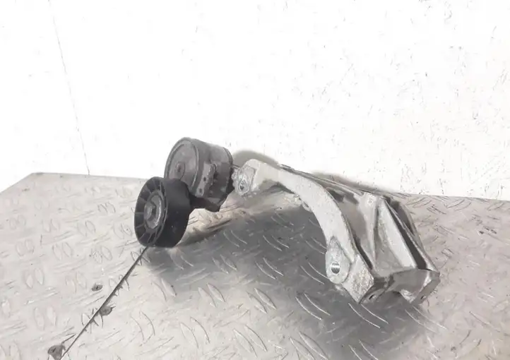 Ford Kuga I (2008 - 2012) 9682367380 Кронштейн генератора — фото 8