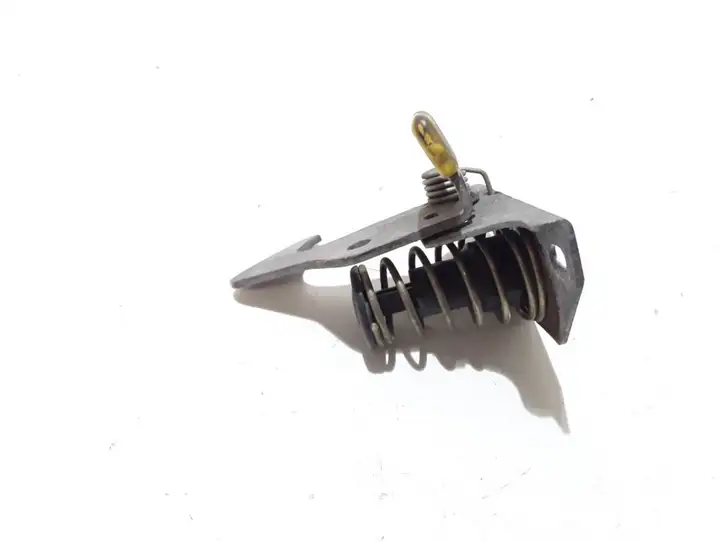 BMW 3 E90 E91 (2005 - 2012) 51237073916 Кронштейн замка капота — фото 1