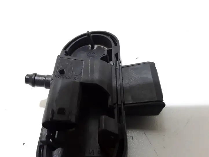 Audi A4 S4 B8 8K (2007 - 2011) 8E0955988 Форсунка омывателя лобового стекла — фото 4