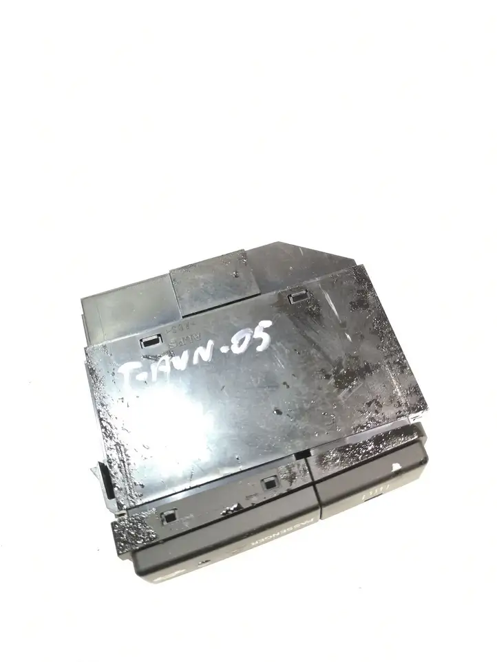Toyota Avensis T250 (2006 - 2009) 8479005130C Кнопка обогрева стекла — фото 3