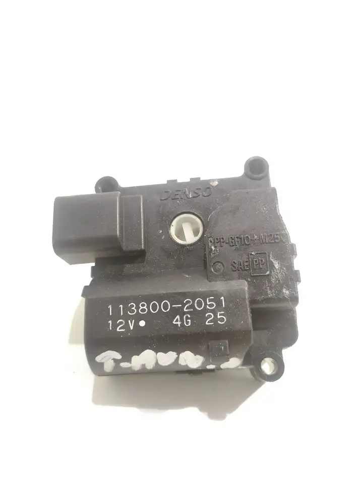 Toyota Avensis T250 (2006 - 2009) 1138002051 Двигатель задвижки потока воздуха — фото 1