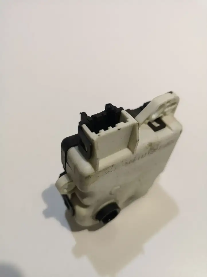 Nissan Quest (2003 - 2009) 4ASH19E616CD Двигатель задвижки потока воздуха — фото 2