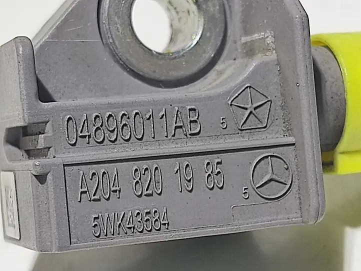 Mercedes-Benz C W204 (2007 - 2014) A2048201985 Датчик удара SRS — фото 4