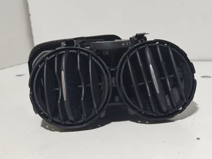 Volkswagen Tiguan (2011 - 2016) 5M0819357 Боковой воздушный дефлектор — фото 1