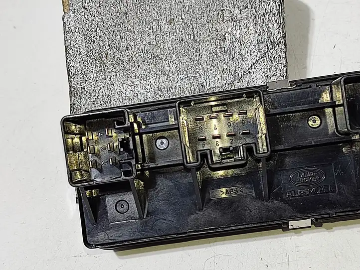 Land Rover Range Rover Sport L320 (2005 - 2009) YUD500950 Блок кнопок стеклоподъемников — фото 4