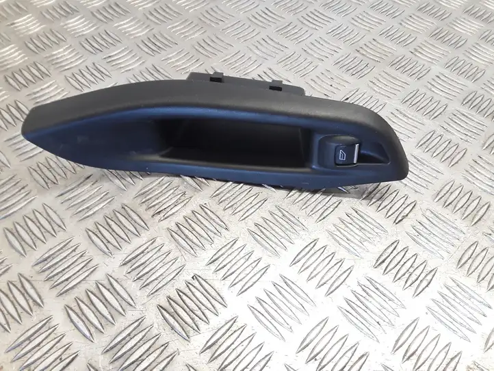 Ford Focus (2015 - 2019) F1ET14529AA Кнопка стеклоподъемников — фото 1