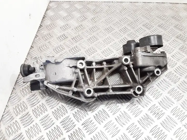 Nissan X-Trail T31 (2007 - 2014) 8200527320 Кронштейн генератора — фото 2