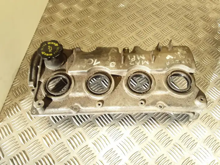 Mazda MPV (1999 - 2006) RF5C Крышка головки блока цилиндров — фото 1