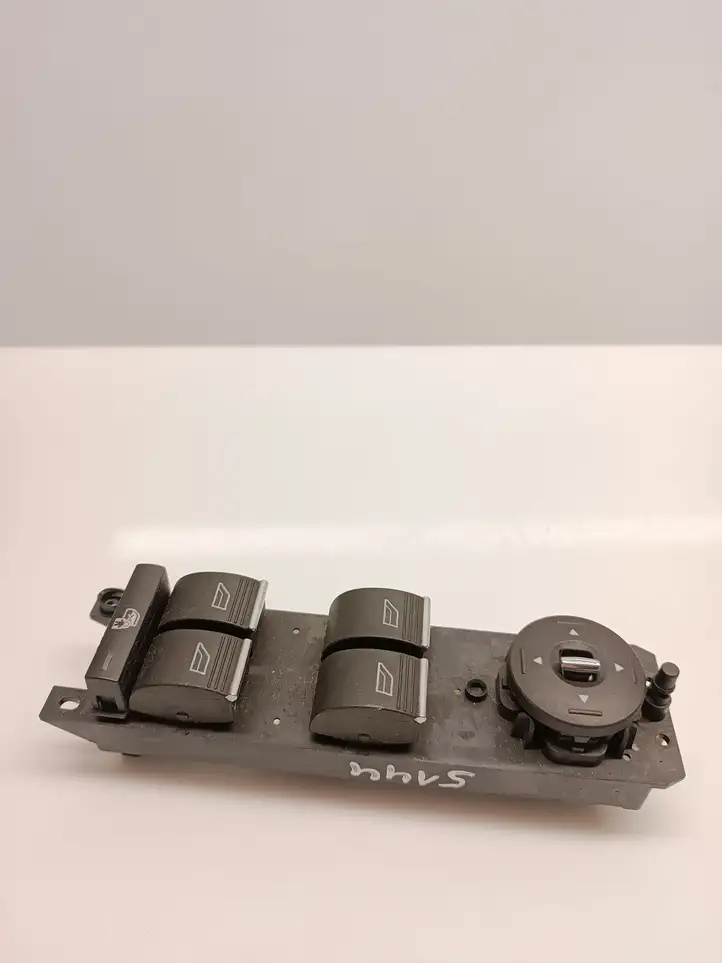 Ford Focus Grand C-MAX (2010 - 2019) AM5T14A132DB Блок кнопок стеклоподъемников — фото 1