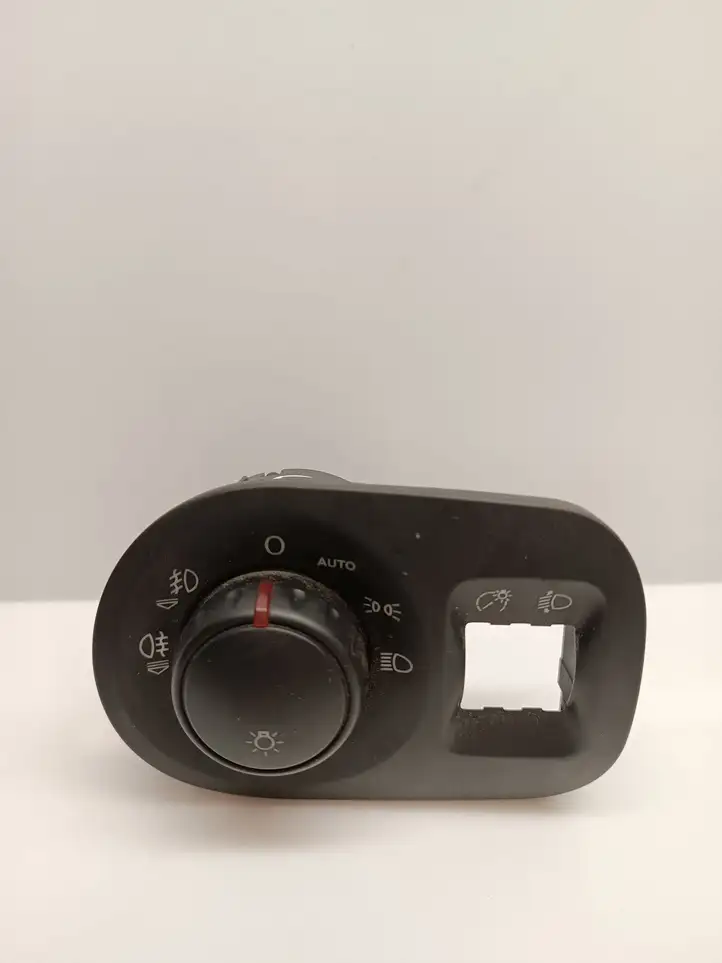 Seat Altea XL (2004 - 2015) Включатель фонарей — фото 1