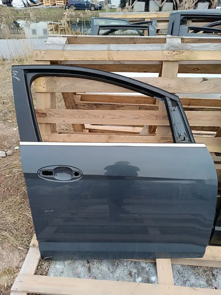 Ford Focus Grand C-MAX (2010 - 2019) Дверь — фото 1