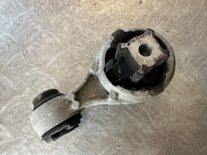Nissan Qashqai (2006 - 2010) 11350JD000 Опора двигателя — фото 2