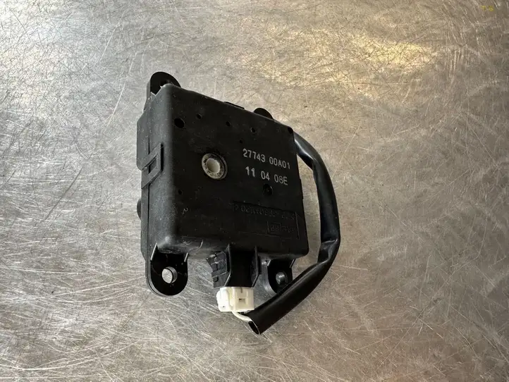 Nissan Qashqai (2010 - 2013) 2774300A01 Двигатель задвижки потока воздуха — фото 1