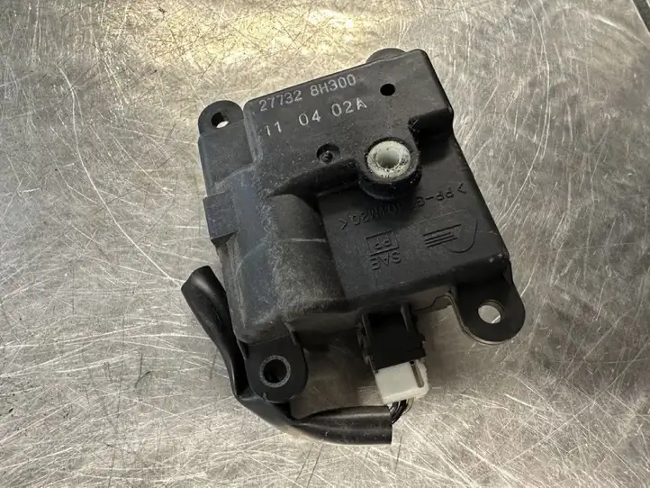 Nissan Qashqai (2010 - 2013) 277328H300 Двигатель задвижки потока воздуха — фото 1