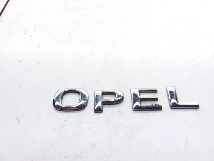 Opel Vectra B (1999 - 2002) Эмблема производителя — фото 1
