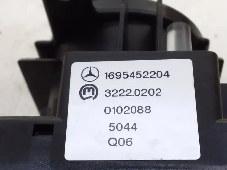 Mercedes-Benz A W169 (2004 - 2012) 32220202 Включатель фонарей — фото 4