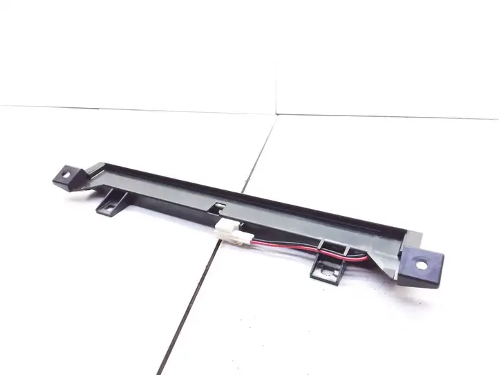 Nissan Almera Tino (2000 - 2003) 26590BU000 Дополнительный стоп фонарь — фото 2