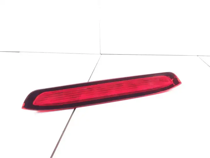 Toyota Corolla E120 E130 (2000 - 2004) E43020002 Дополнительный стоп фонарь — фото 1
