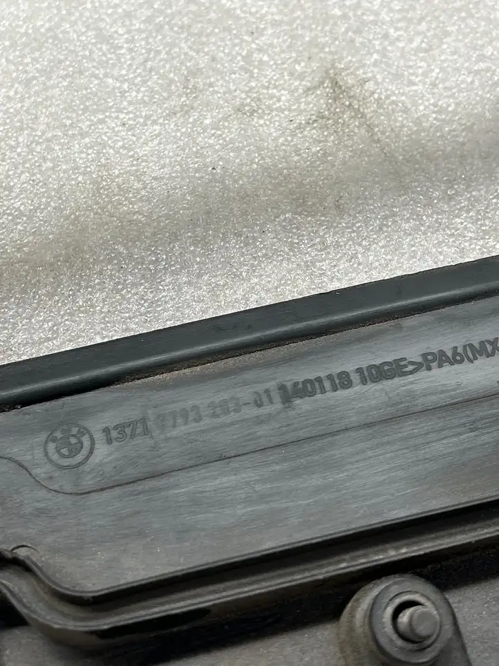 BMW 5 E60 E61 (2004 - 2010) 779320301 Крышка двигателя декоративная — фото 4