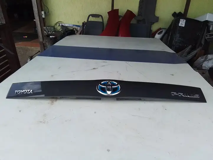 Toyota Prius (XW30) (2009 - 2015) 7681147070 Подсветка номера — фото 3