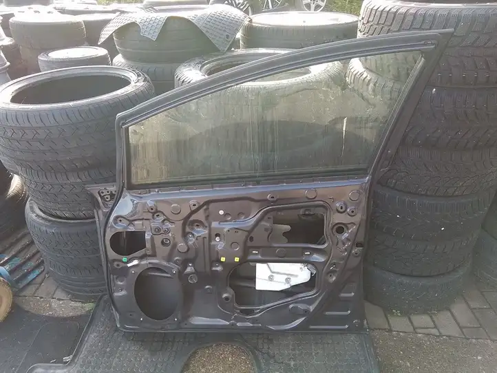 Toyota Prius (XW30) (2009 - 2015) Дверь — фото 3