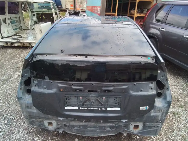 Toyota Prius (XW30) (2009 - 2015) Крышка багажника — фото 1