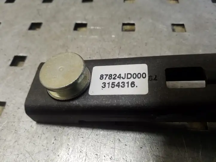 Nissan Qashqai (2010 - 2013) 87824JD000 Регулятор ремня безопасности — фото 2