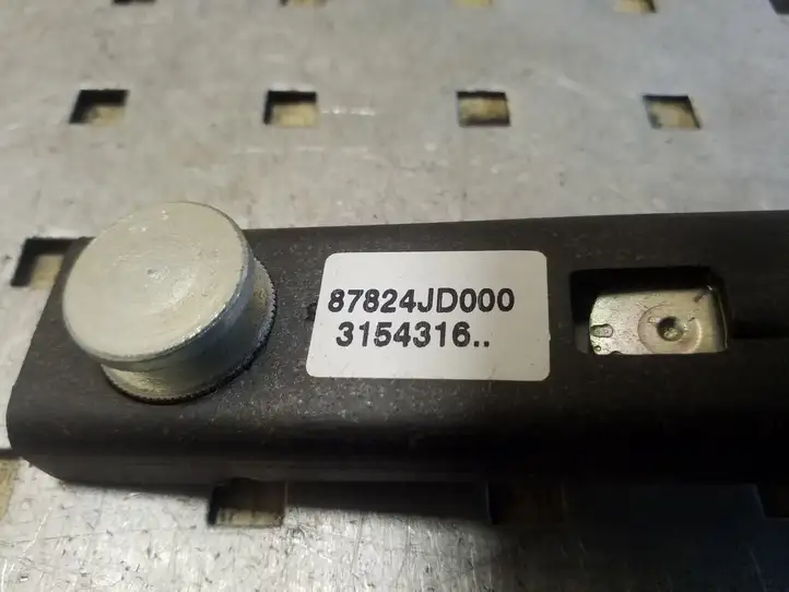 Nissan Qashqai (2010 - 2013) 87824JD000 Регулятор ремня безопасности — фото 2