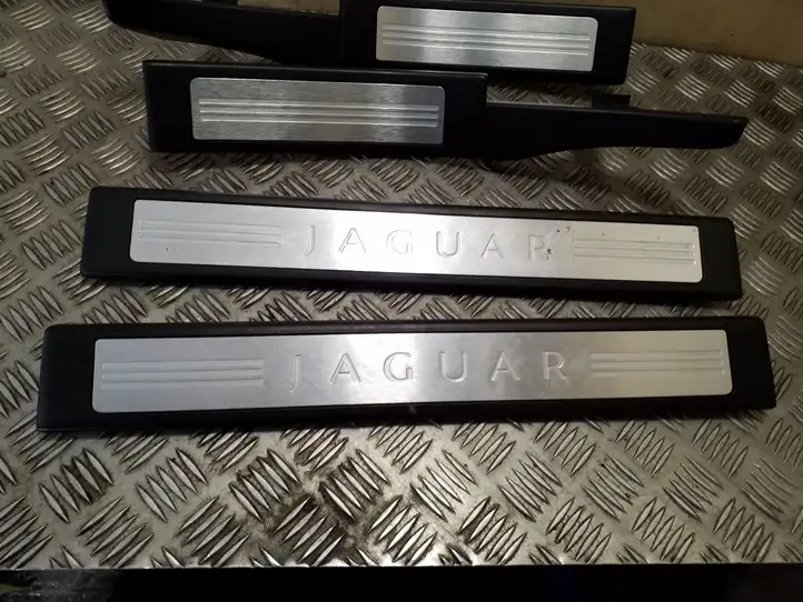 Jaguar XF X250 (2007 - 2015) 8X2313201AF Внутренняя отделка переднего порога — фото 2