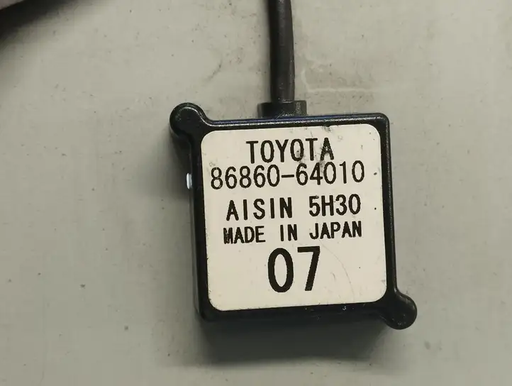 Toyota Corolla Verso AR10 (2004 - 2009) 8686064010 GPS антенна — фото 2