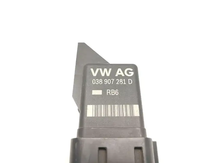 Audi A3/S3 8P (2008 - 2013) 0281003038 Реле накала свечей — фото 5
