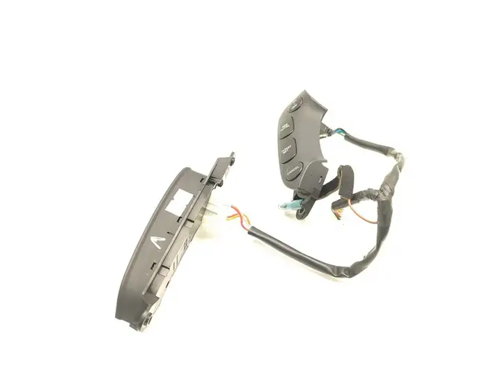 Hyundai Santa Fe (2005 - 2009) Кнопки на рулевом колесе — фото 2