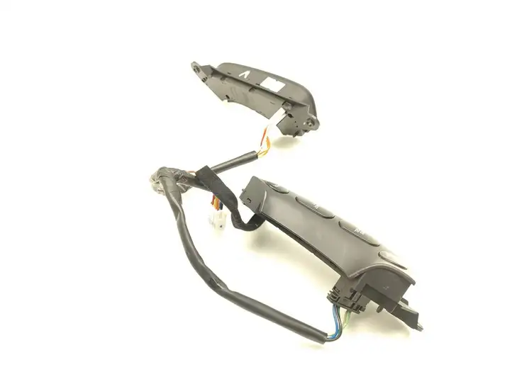 Hyundai Santa Fe (2005 - 2009) Кнопки на рулевом колесе — фото 3