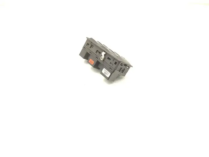 Land Rover Discovery 3 - LR3 (2004 - 2009) YUD500950PVJ Блок кнопок стеклоподъемников — фото 4