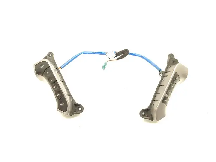 Hyundai Santa Fe (2005 - 2009) 200008508 Кнопки на рулевом колесе — фото 1