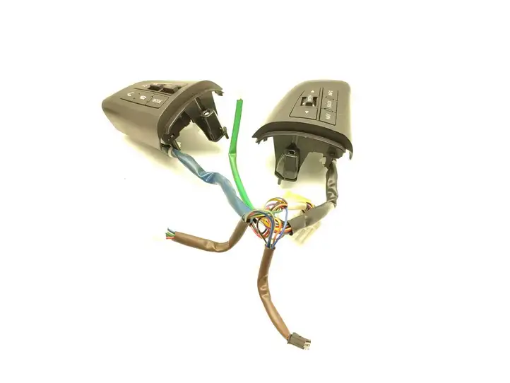 Mazda CX-7 (2006 - 2009) 75B979 Кнопки на рулевом колесе — фото 1