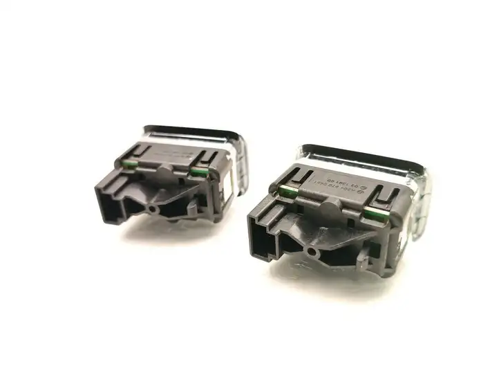 Mercedes-Benz C W204 (2007 - 2014) A2048700451 Блок кнопок стеклоподъемников — фото 3