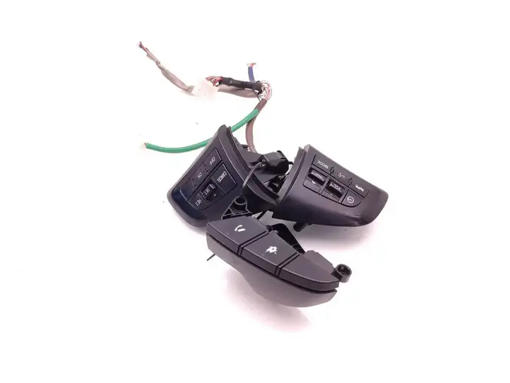 Mazda 3 II (2011 - 2013) 75B979 Кнопки на рулевом колесе — фото 1